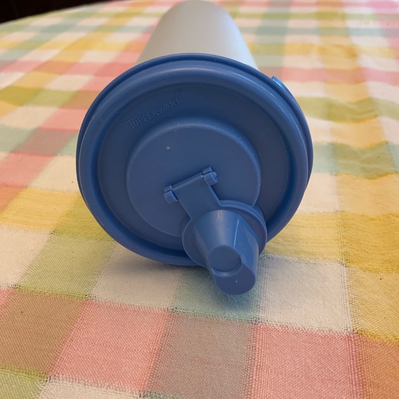 Tupperware Modular Mates, round #4 with blue lid for syrup or oil - Picture 2 of 3
